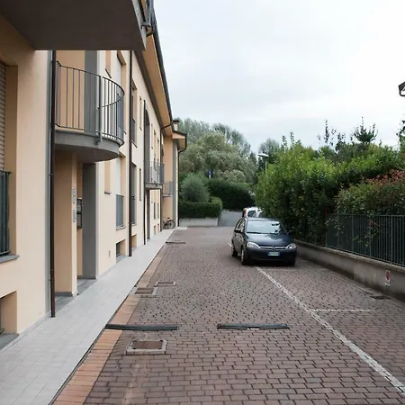 Central Green Apartment *